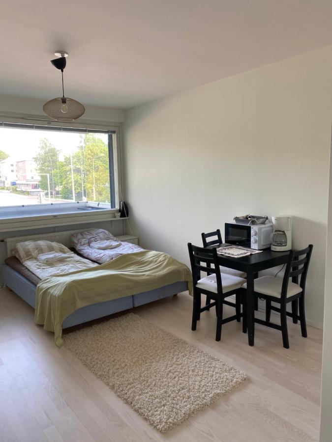 Apartment A Bright Near Metro With A Balcony