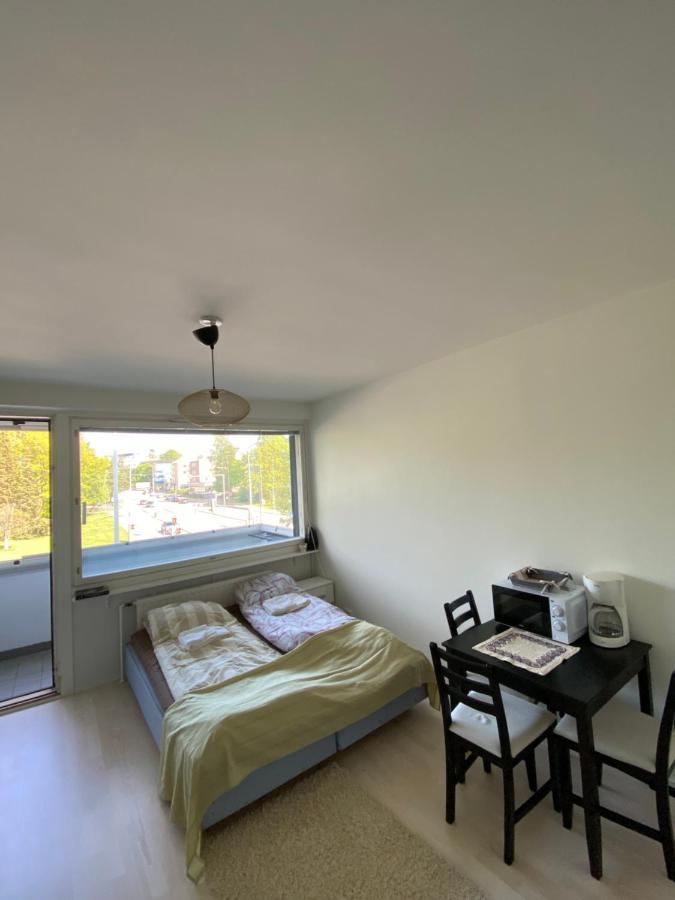 Apartment A Bright Near Metro With A Balcony